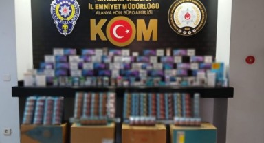 Antalya’da kaçak sigara operasyonu: 3 tutuklama