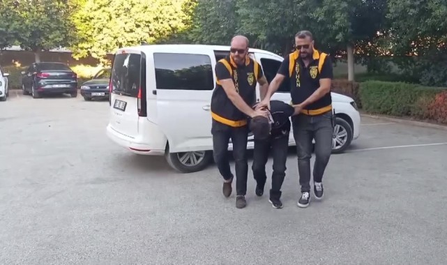 Aranan torbacı kovalamaca sonucu yakalandı