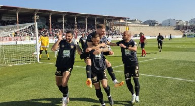 Bandırmaspor rakibi Sakaryaspor'u 3 golle geçti