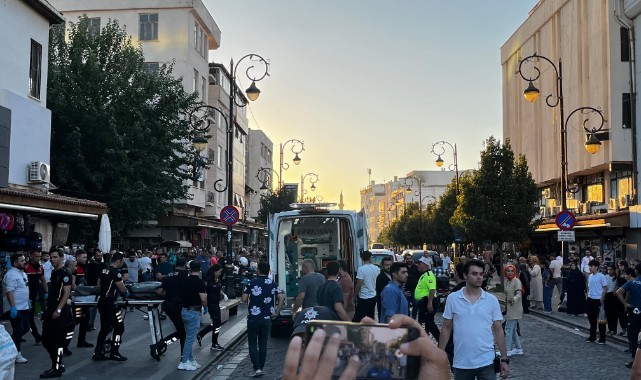 Boşanma aşamasındaki eşini, çocuğunun yanında öldürdü