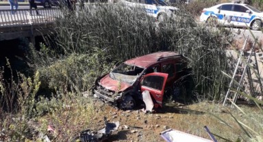 Bozyazı'da ticari araç dereye uçtu: 1 yaralı