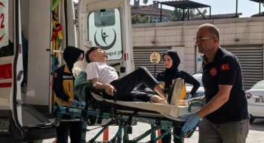 Bursa'da otomobil ile motosiklet çarpıştı: 3 yaralı