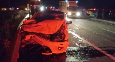 Eleşkirt'te iki otomobil çarpıştı: 7 yaralı
