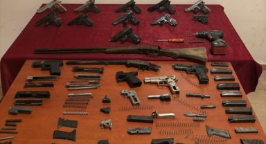 Gaziantep'te ruhsatsız tabanca ve tüfek bulunduran 3 zanlı yakalandı