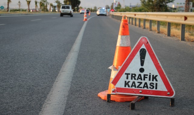Germencik'te ticari araç ile motosiklet çarpıştı: 2 ölü