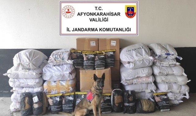 Kamyonda 848 kilogram kaçak tütün ele geçirildi