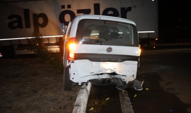 Karayolunda otomobil ile hafif ticari araç çarpıştı: 7 yaralı