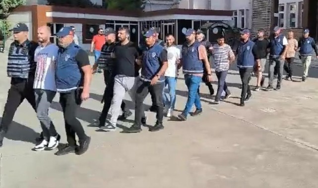 Komşu ilde uzun namlulu silahlarla sokağa inmişlerdi! Gereği yapıldı