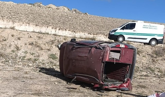Kontrolden çıkan ticari araç şarampole devrildi: 1 ölü, 2 yaralı