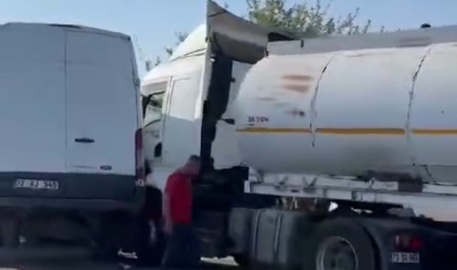 Mardin’de tır ile minibüs çarpıştı