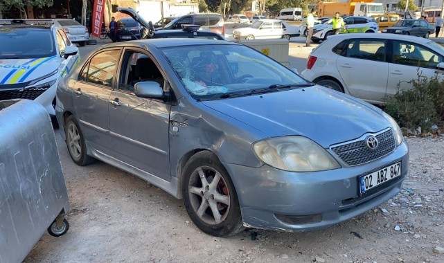 Otomobil ile motosiklet çarpıştı: 2 yaralı