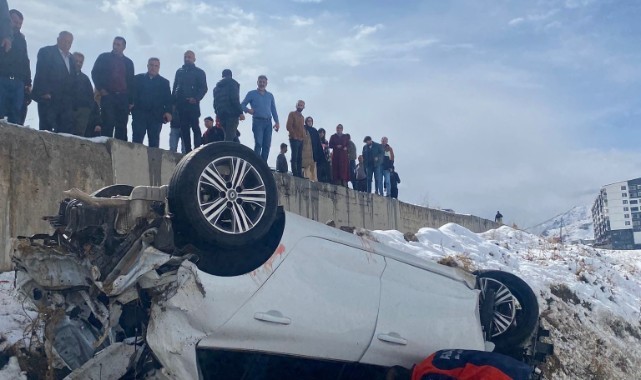 Otomobil yayaya çarptıktan sonra takla attı: 1 ölü, 1 yaralı