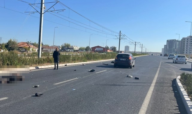 Otomobilin çarptığı motosiklet sürücüsü yaralandı