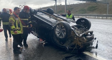 Otoyol' da takla atan otomobil sürüklendi: 4 yaralı