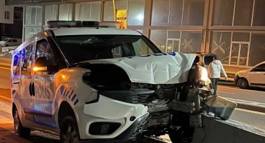 Polis aracı kaza yaptı: 1 polis yaralandı