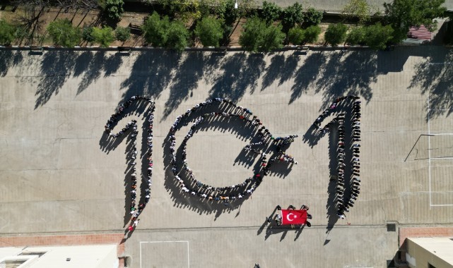 Şanlıurfa'da Cumhuriyet'in 101'inci yılına özel koreografi