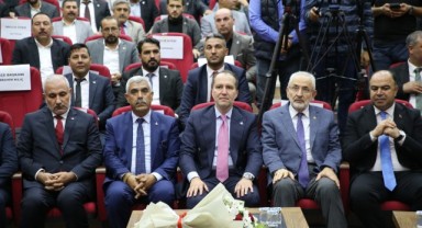 Şanlıurfa'da konuşan Erbakan:Paralar, kaynaklar, canavarlara gidiyor