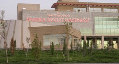 Siverek'te otomobil, yolcu otobüsüne çarptı, 2 kişi yaralandı
