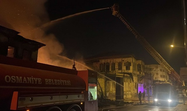 Tarihi konakta çıkan yangın söndürüldü