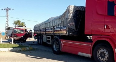 Tekirdağ'da panelvan tıra çarptı: 12 yaralı