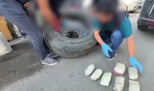 Yedek lastikten 25 kilo 700 gram metamfetamin ele geçirildi