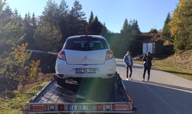 Yedigöller yolunda otomobil, ağaçlık alana uçtu: 2 yaralı
