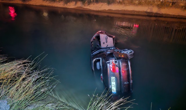 Adana'da otomobil sulama kanalına düştü: 4 yaralı