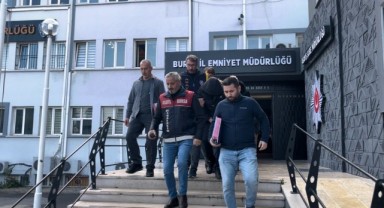 Ağır hasarlı araçları alıp piyasa süren otomobil çetesine operasyon