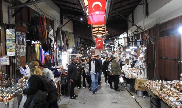 Ara tatilde tarihi mekanlar turistlerin akınına uğradı