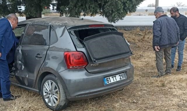 Balıkesir'de otomobil ağaca çarptı: 6 yaralı
