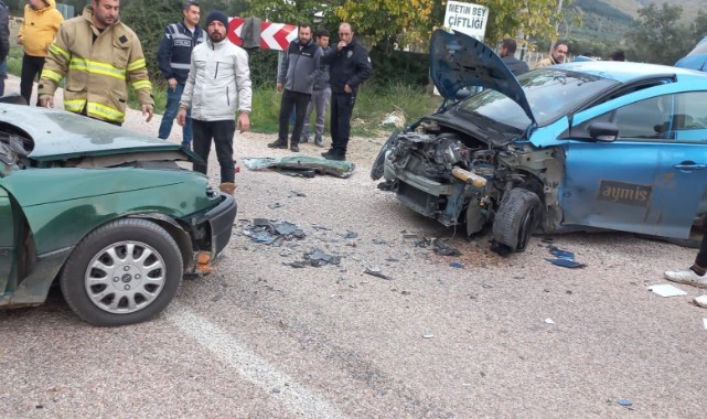 Balıkesir'de trafik kazası: 2 yaralı
