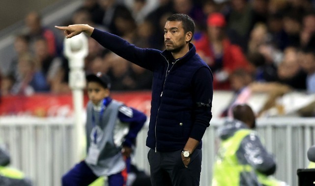 Beşiktaş Teknik Direktörü Bronckhorst: Henüz şampiyonluğun dışında değiliz
