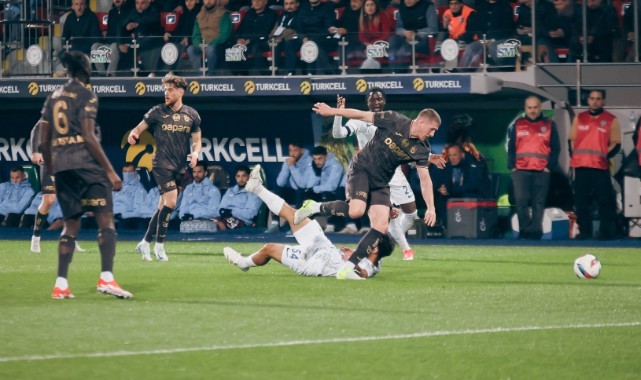 Çaykur Rizespor: 3 - Trabzonspor: 1
