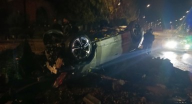 Diyarbakır'da otomobil takla attı: 2 yaralı