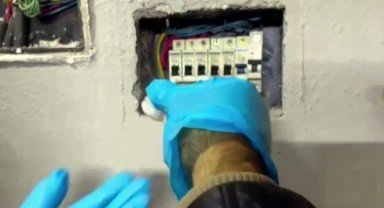 Elektrik kutusundan uyuşturucu çıktı: 4 gözaltı