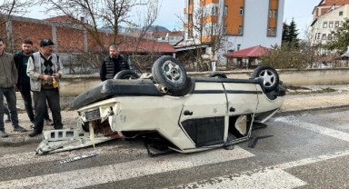 Fiat-Tofaş araç takla attı: 2 yaralı