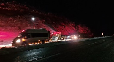 Gizli buzlanma kazayı beraberinde getirdi: 3 yaralı