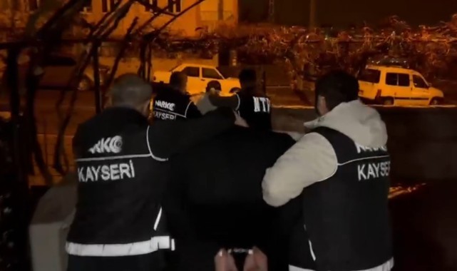 Güvercin yuvasındaki valizden 5 kilo uyuşturucu çıktı