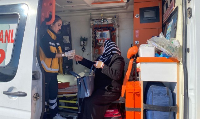 Halk otobüsü ile tır çarpıştı:Yaralılar var