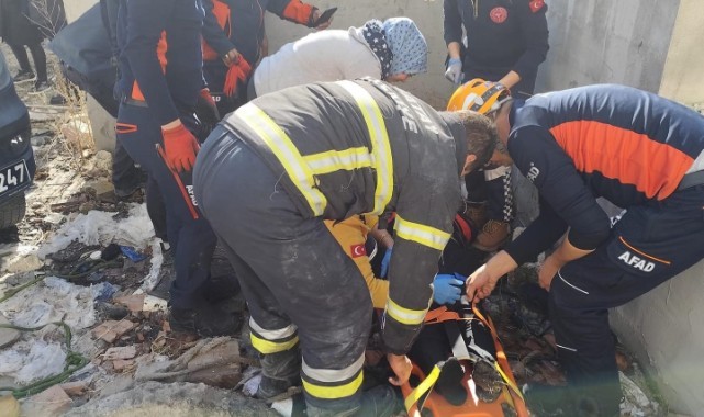 Hatay'da kuyuya düşen kadın kurtarıldı