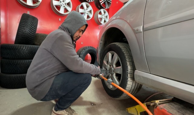Havalar soğudu, sürücüler lastik değişimine başladı
