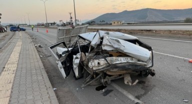 Hurdaya dönen Tofaş 16 yaşındaki çocuğa mezar oldu