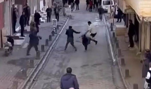 İki grup arasında çıkan sopalı kavga: 4 yaralı