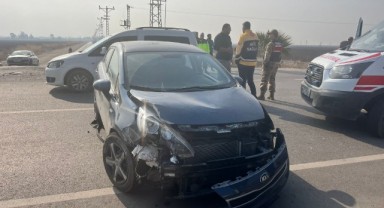 Kamyonetle, otomobilin çarpıştığı kazada: 3 kişi yaralandı