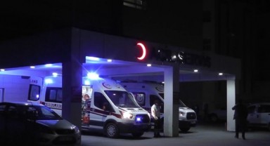 Karayolunda hafif ticari araçlar çarpıştı: 7 yaralı