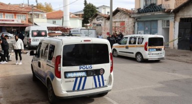 Kız kardeşi ablasını tabancayla öldürülmüş halde buldu