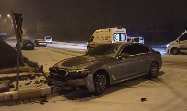 Konya'da kar yağışı kazaya neden oldu: 3 yaralı