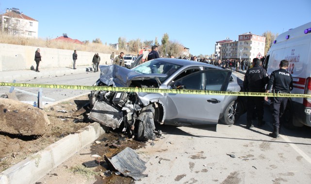 Malazgirt'te otomobiller çarpıştı: 1 ölü, 1 yaralı