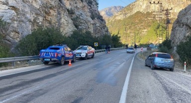 Motosiklet ile otomobil çarpıştı: 1 ölü, 1 yaralı
