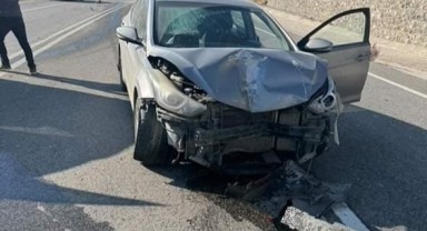 Otomobil ile hafif ticari araç çarpıştı: 4 yaralı